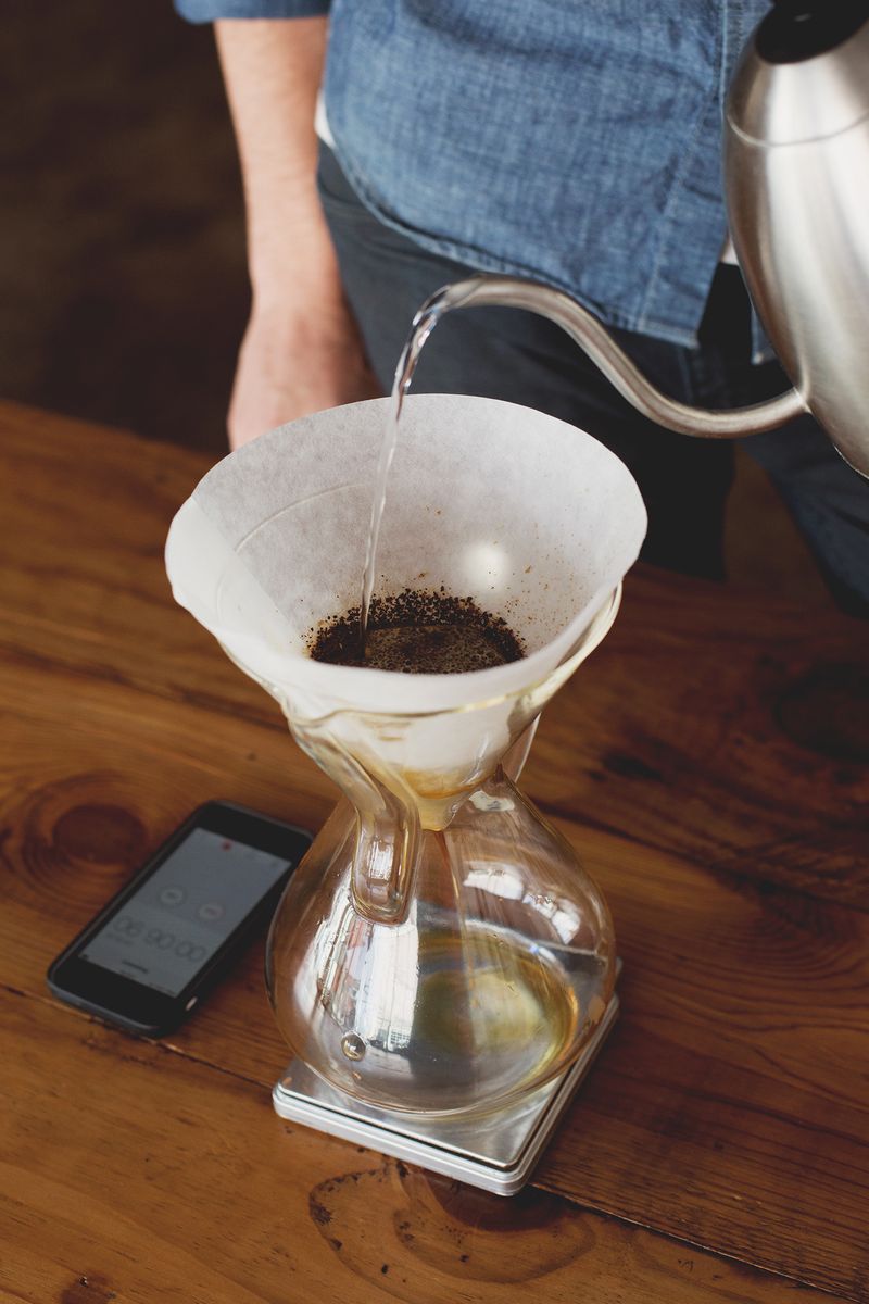 How to brew coffee with a chemex