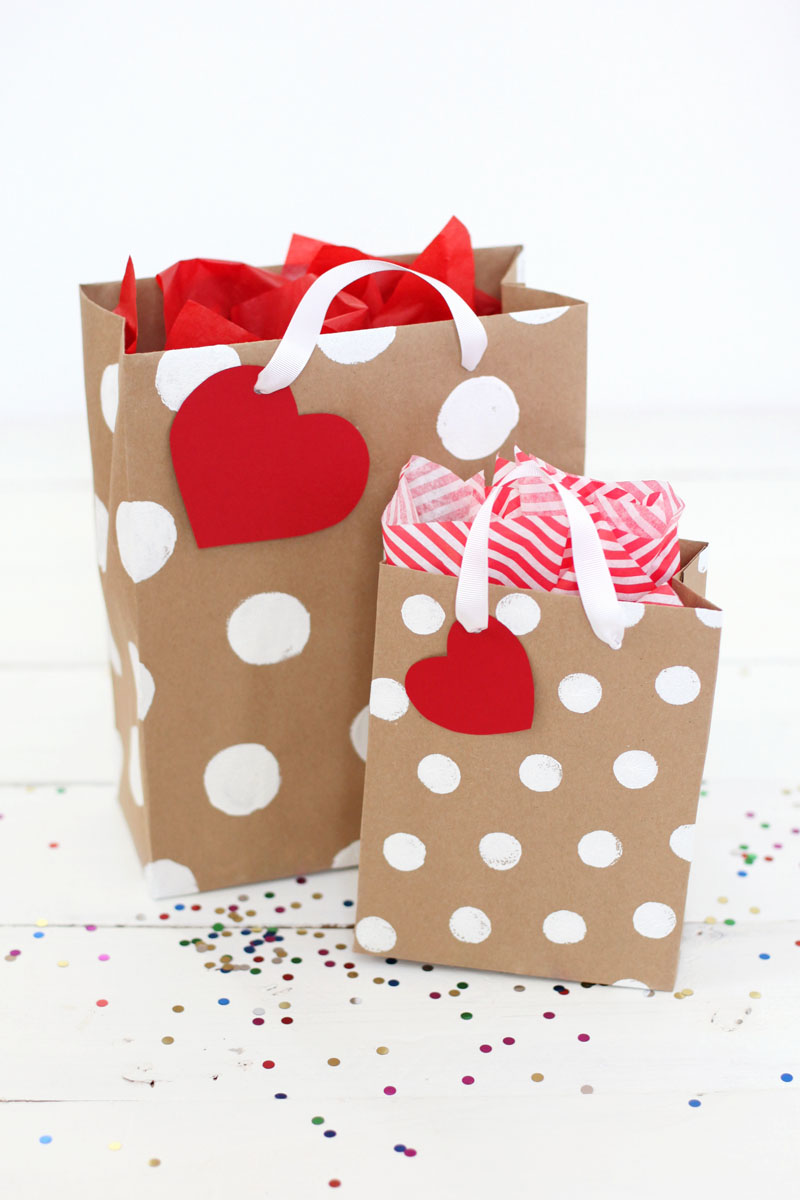 Need a gift bag in a pinch? Here's a great tutorial for making professional looking gift bags from paper.