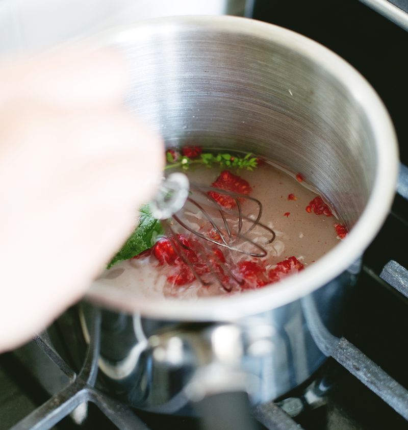 Raspberry Basil Mojito (click through for the recipe. so refreshing!!) 