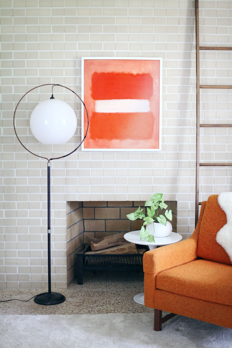 Turn a birdcage stand into an amazing mod floor lamp— So easy!