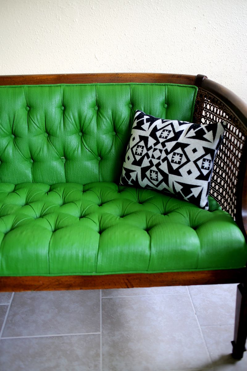 How to paint upholstery with latex paint and fabric medium 