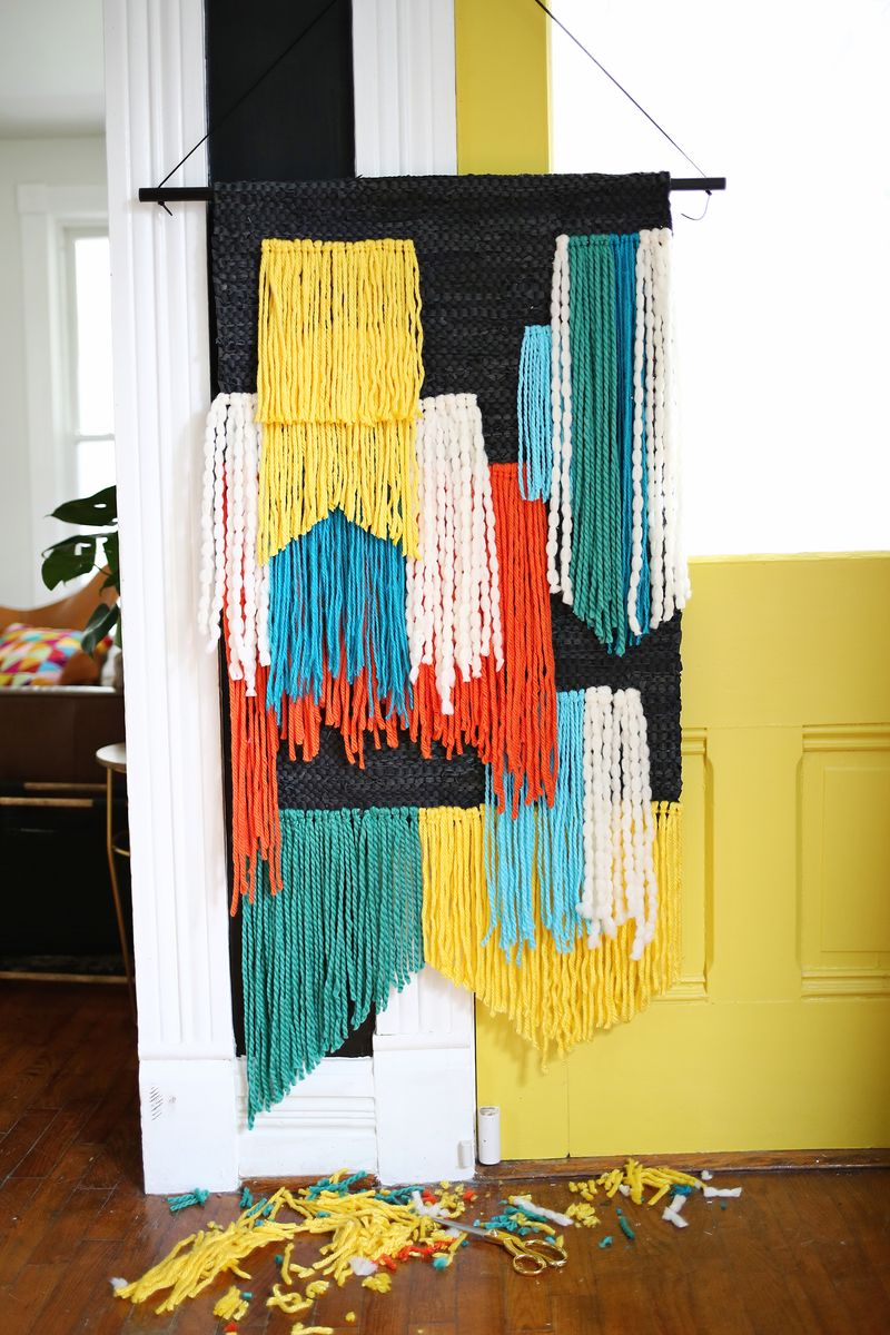 (Fast + Easy!) Large Tapestry Wall Hanging DIY—click through for tutorial 