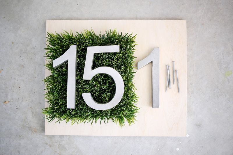 Love this! Modern House Number DIY (click through for tutorial)