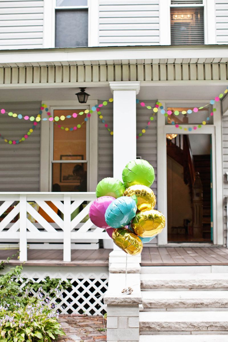 Decor ideas for a front porch party