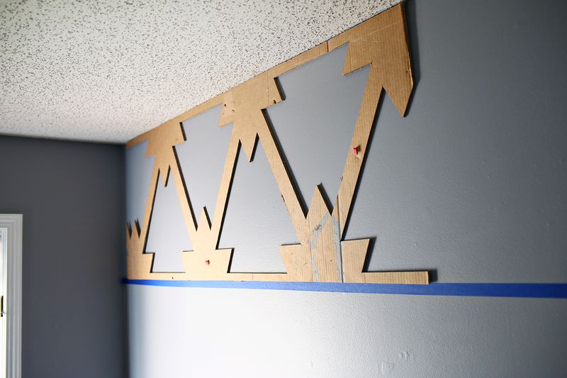 Easy and cheap! Make a statement wall with paint pens (click through for tutorial) 
