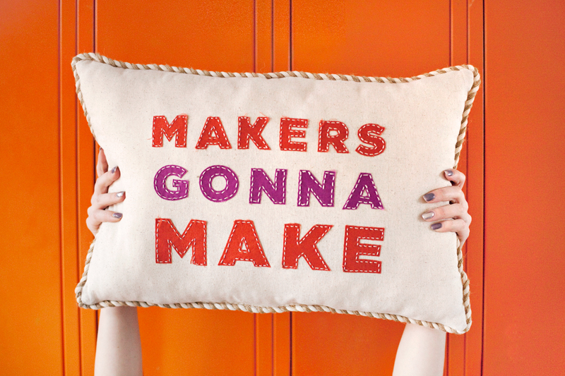 Makers Gonna Make applique pillow— tutorial includes a template