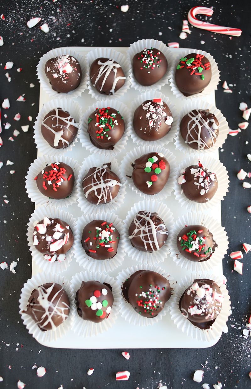 20 Oreo Truffles in white cupcake liners