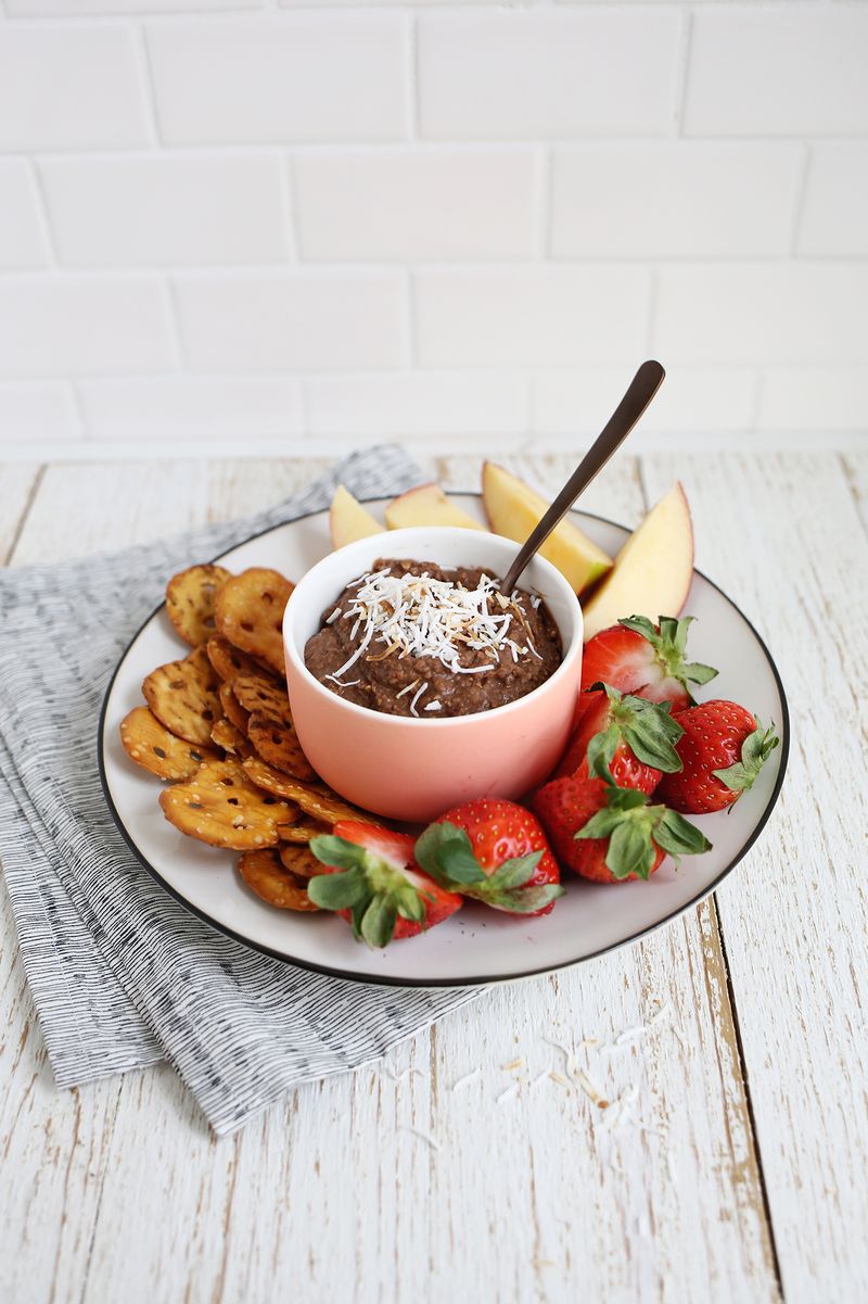 Chocolate coconut cookie dip (non dairy!) click through for recipe 