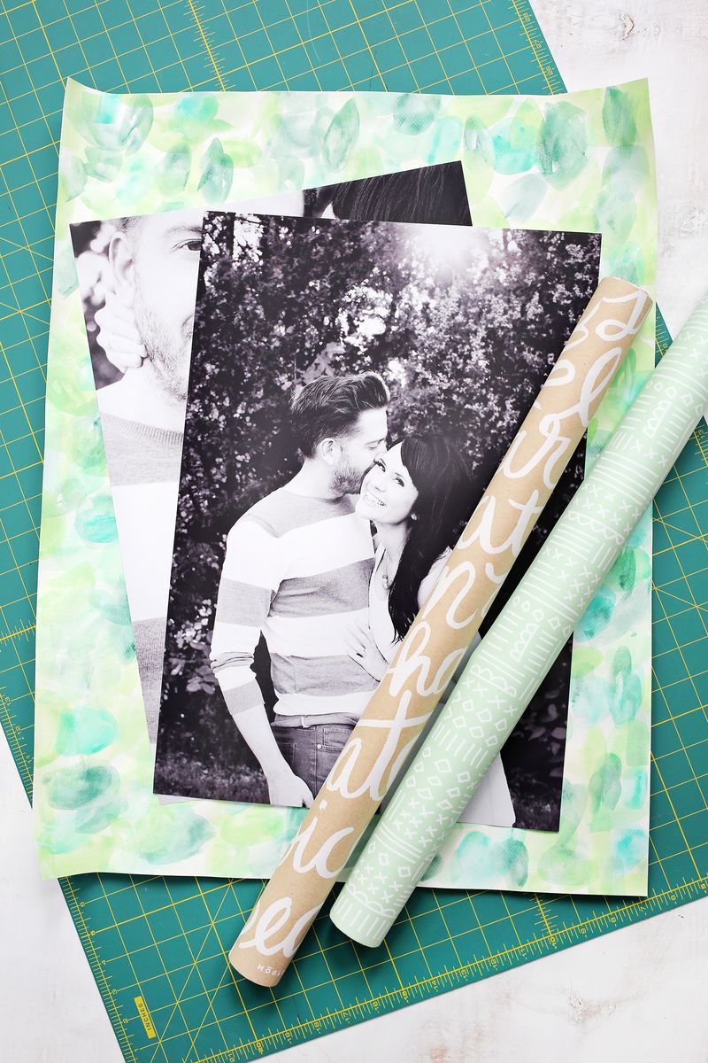 How to make a patterned photo mat! (click through for tutorial) 