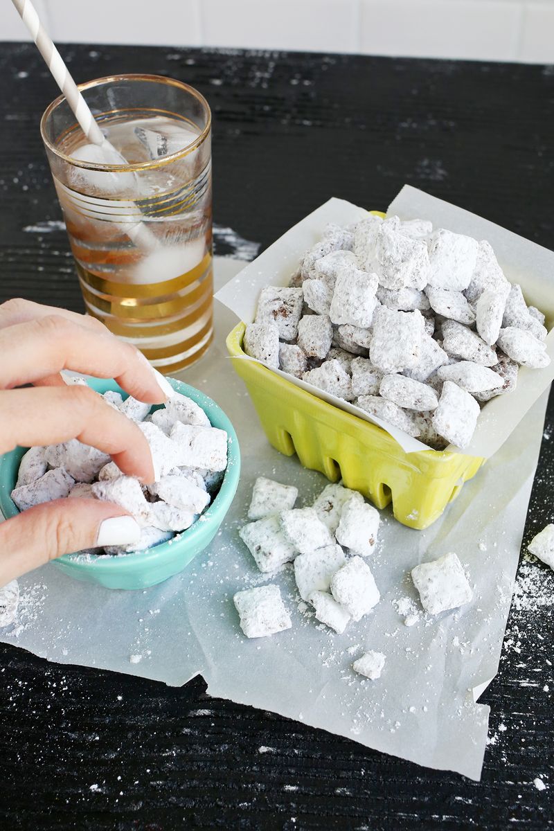 Nutella Puppy Chow?? Gimmie! (click through for recipe) 