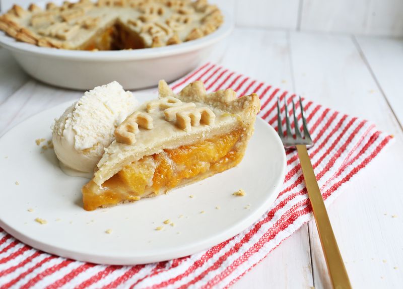 My favorite peach pie (via abeautifulmess.com) 