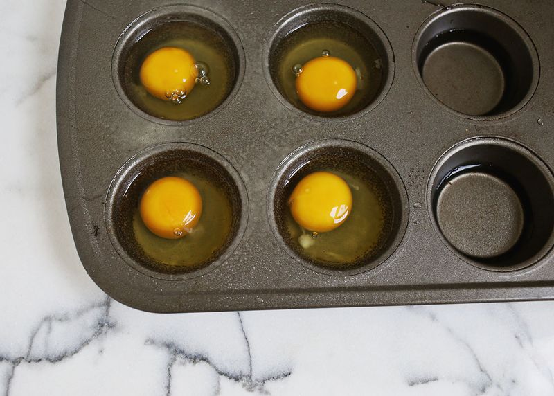 How to bake eggs in a muffin pan