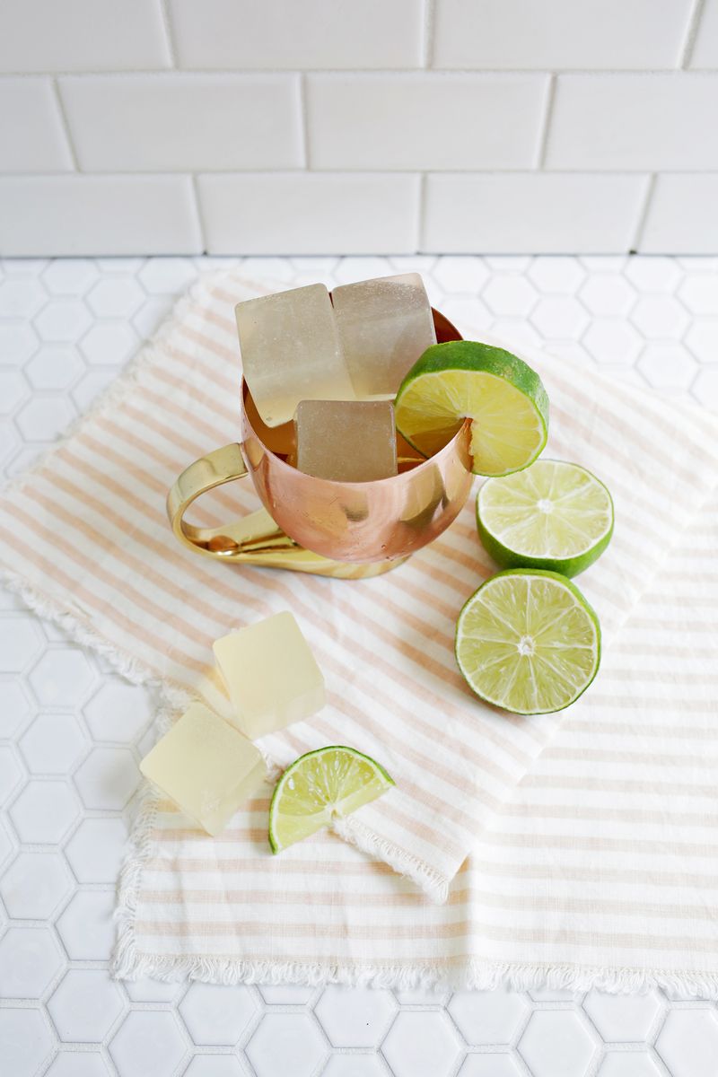 Yes Please! Moscow Mule Jello Shots (click through for recipe) 
