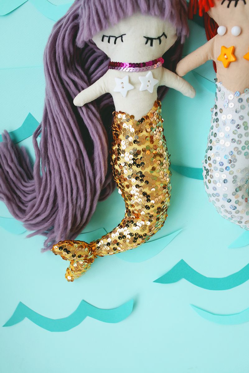 Make your own mermaid doll! (click through for downloadable pattern) 