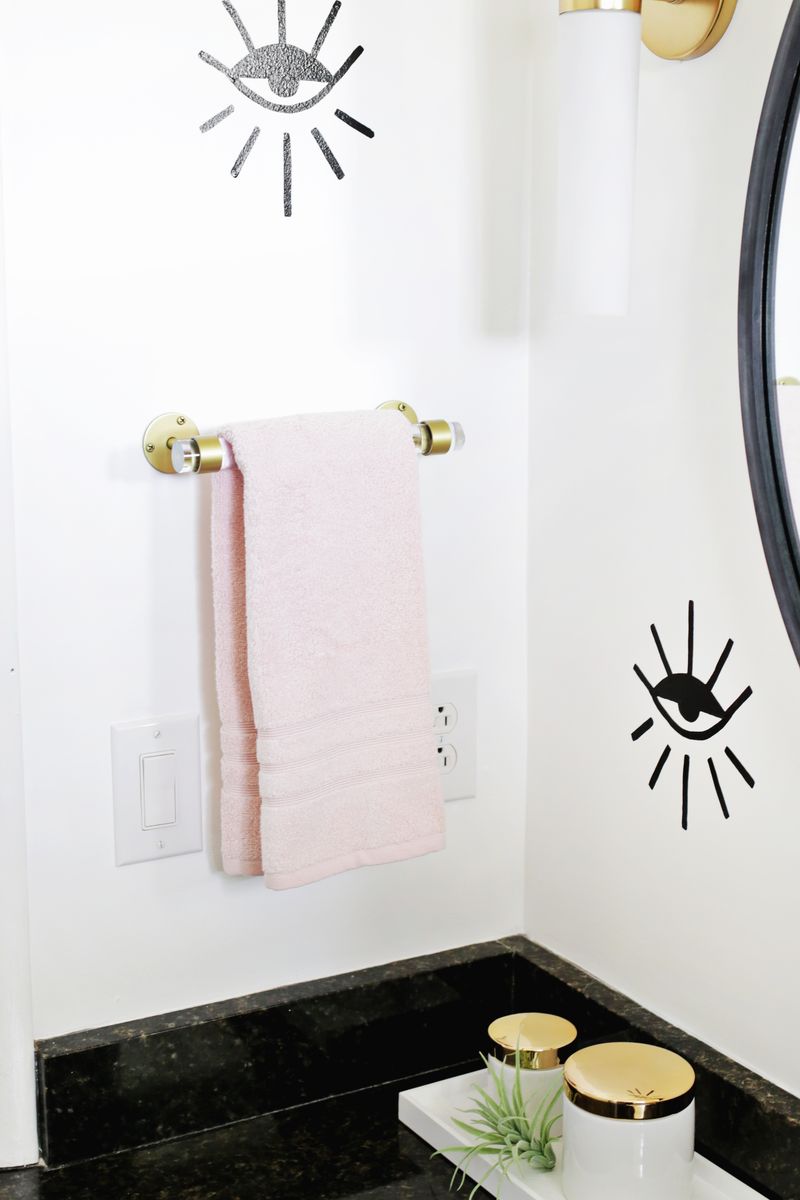 Lucite Hand Towel Holder DIY (click through for tutorial) 