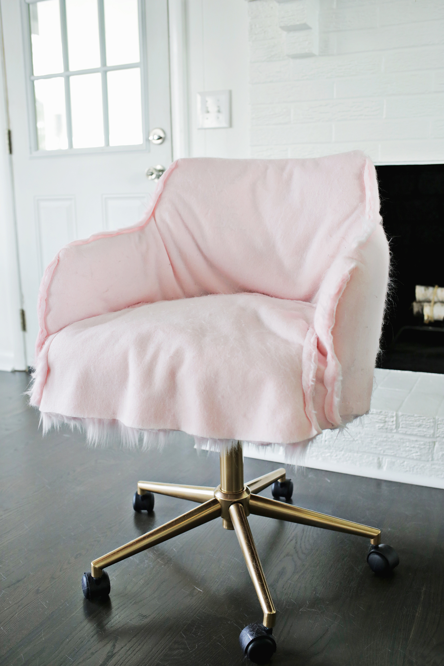 Office chair makeover, so cute! (click through for tutorial) 