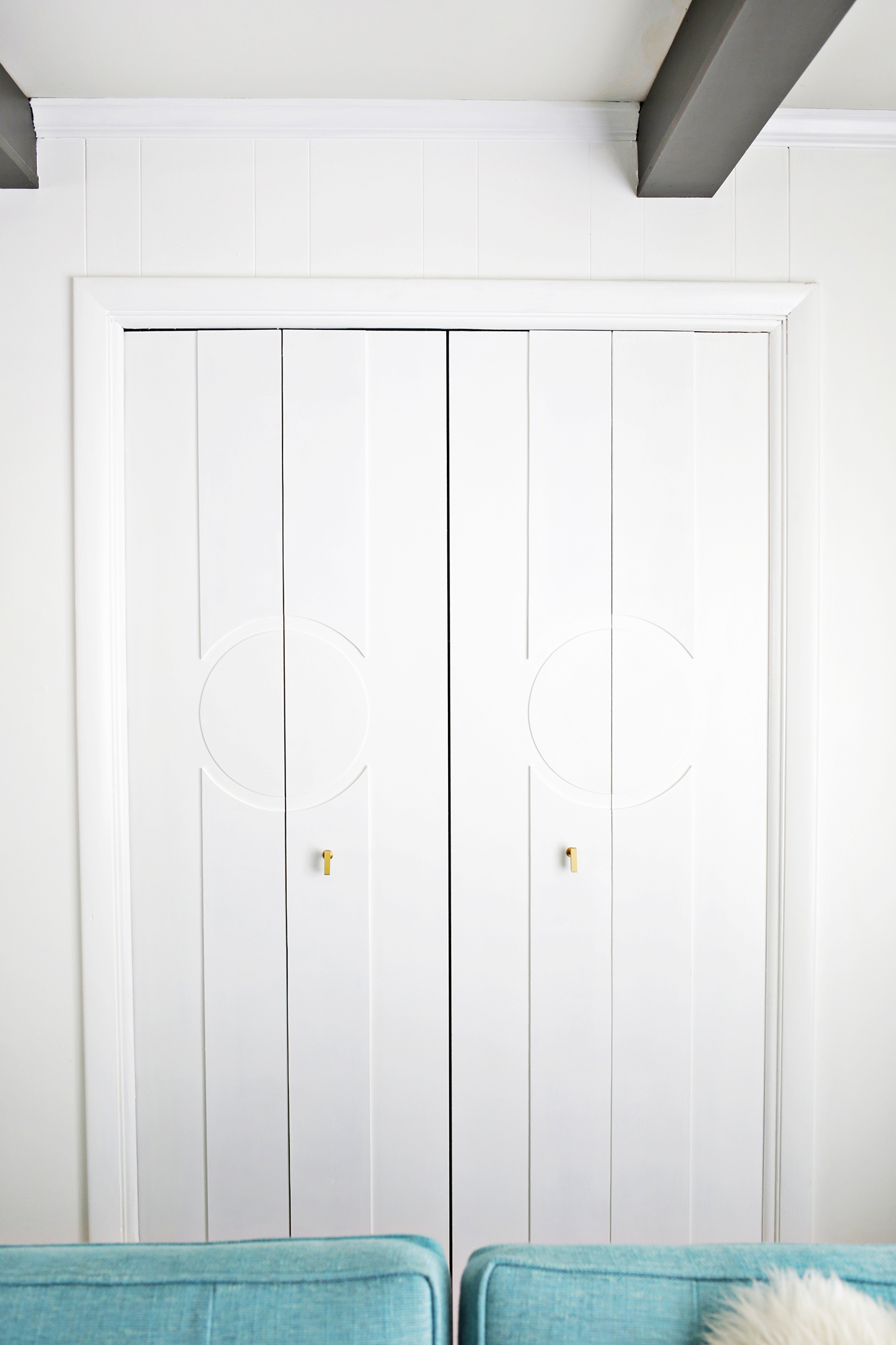 Add Geometric Panels To Your Plain Closet Doors! (click through for tutorial) 