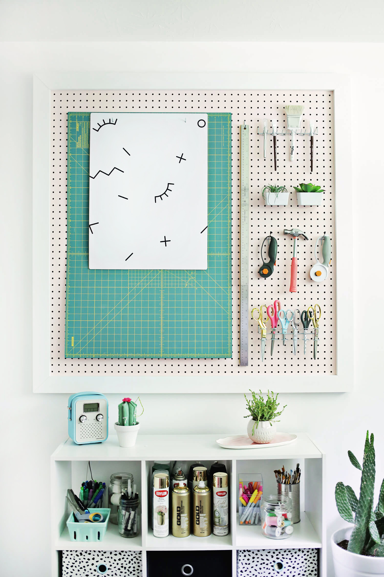5 Ways to Make A Boring Pegboard On Fleek! (click through for more 