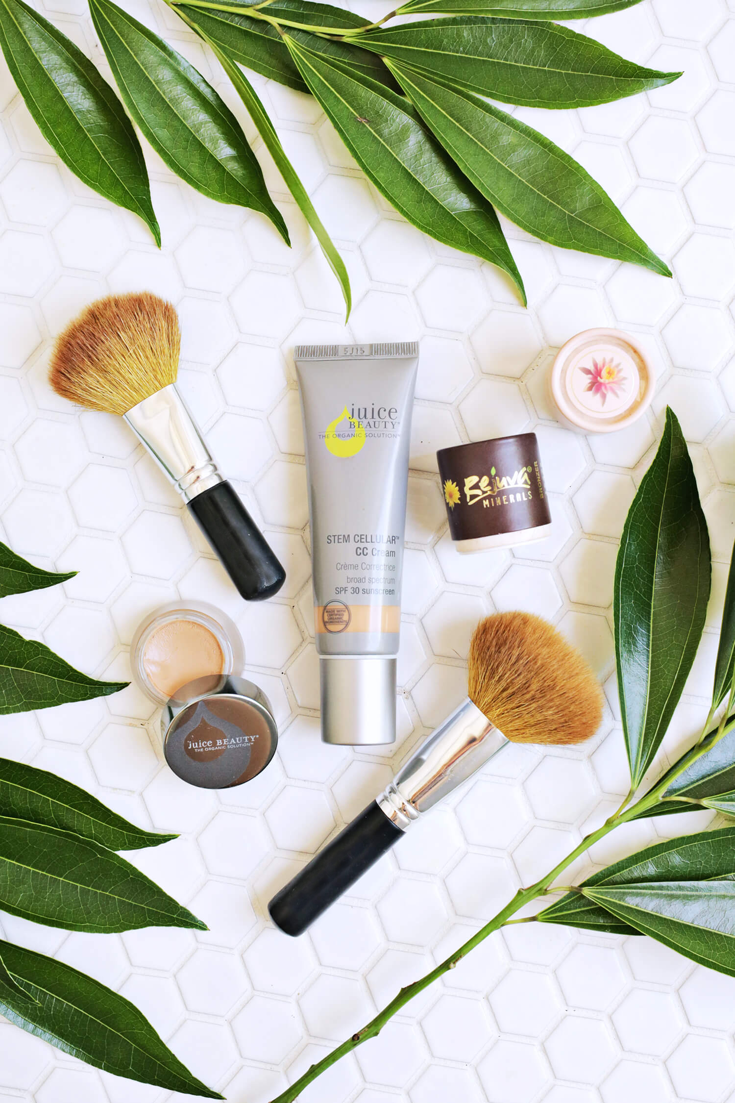 Laura's Favorite Natural Foundation Picks (click through for more!) 