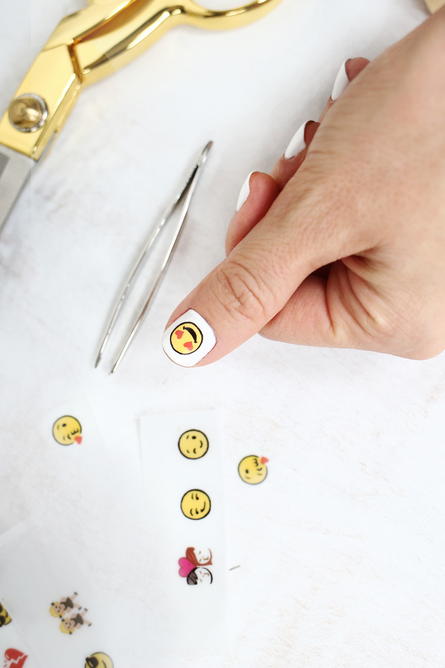 Emoji nail decal DIY