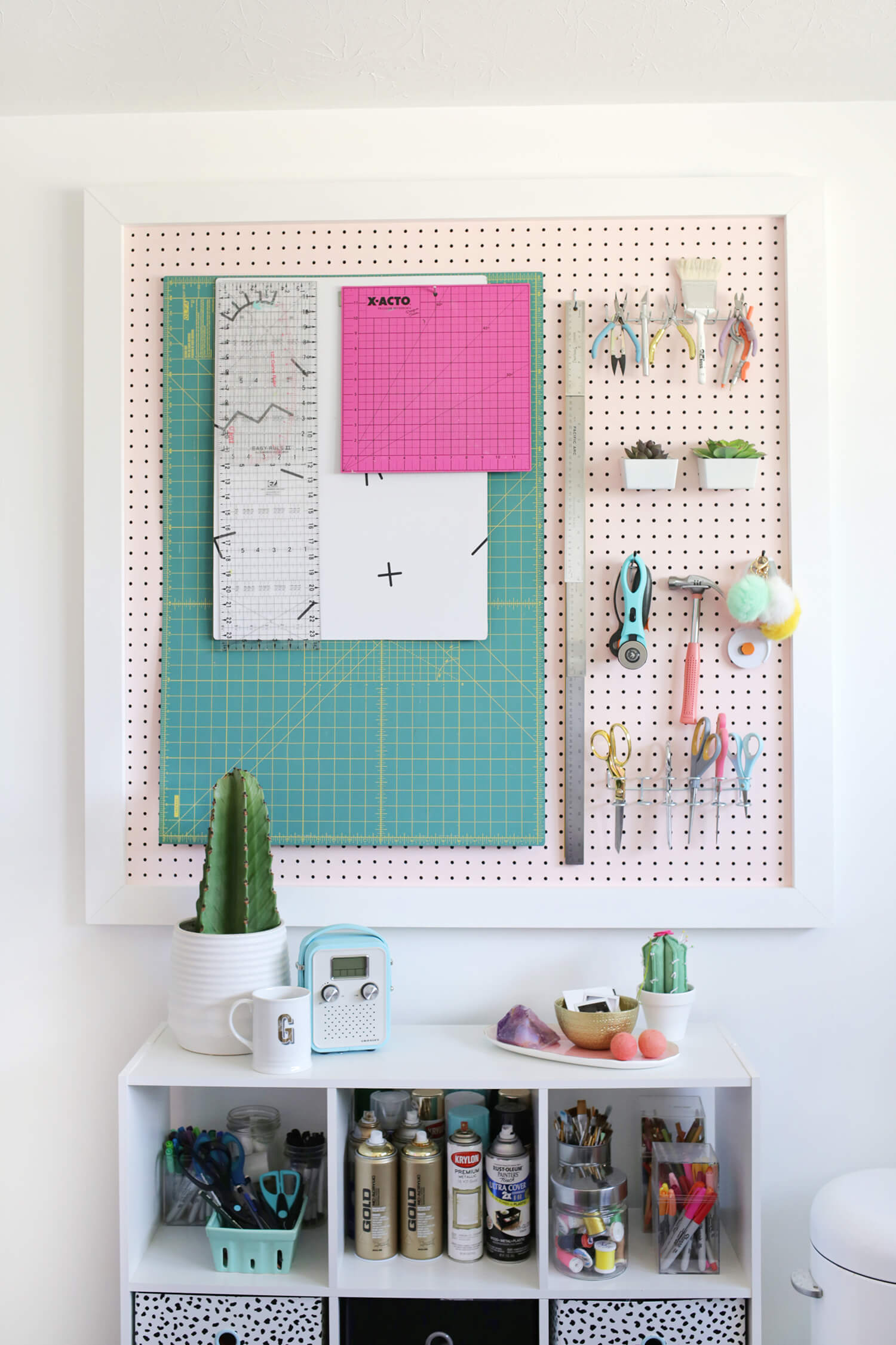 Tips for Organizing Your Craft Supplies (click through for more!) 