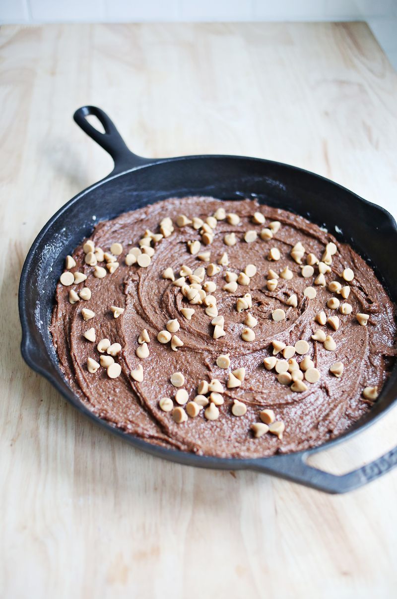 How to bake a brownie in a cast iron skillet