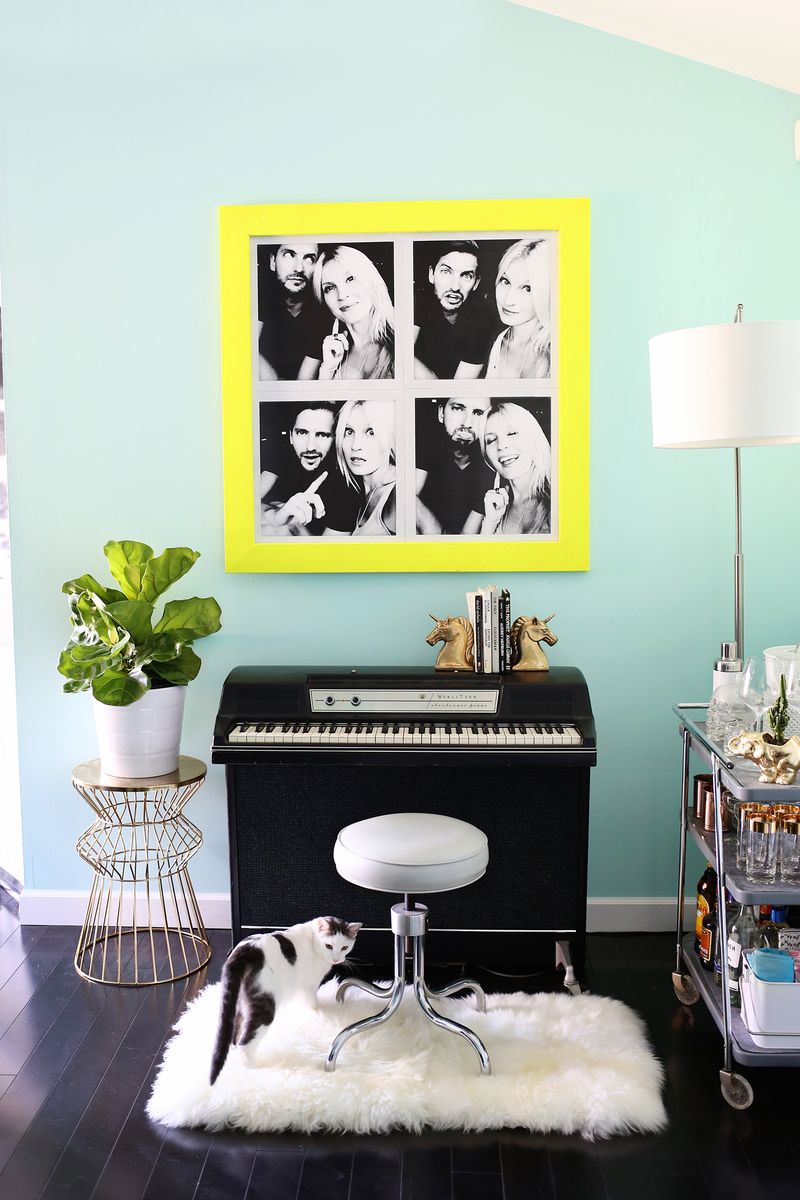 Oversized Photo Booth Prints for under $10! (click through for details)  