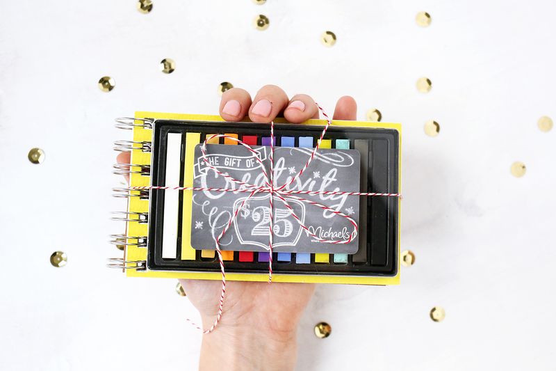 Totally doing these this year! 5 Creative Ways to Wrap Gift Cards (click through for more) 