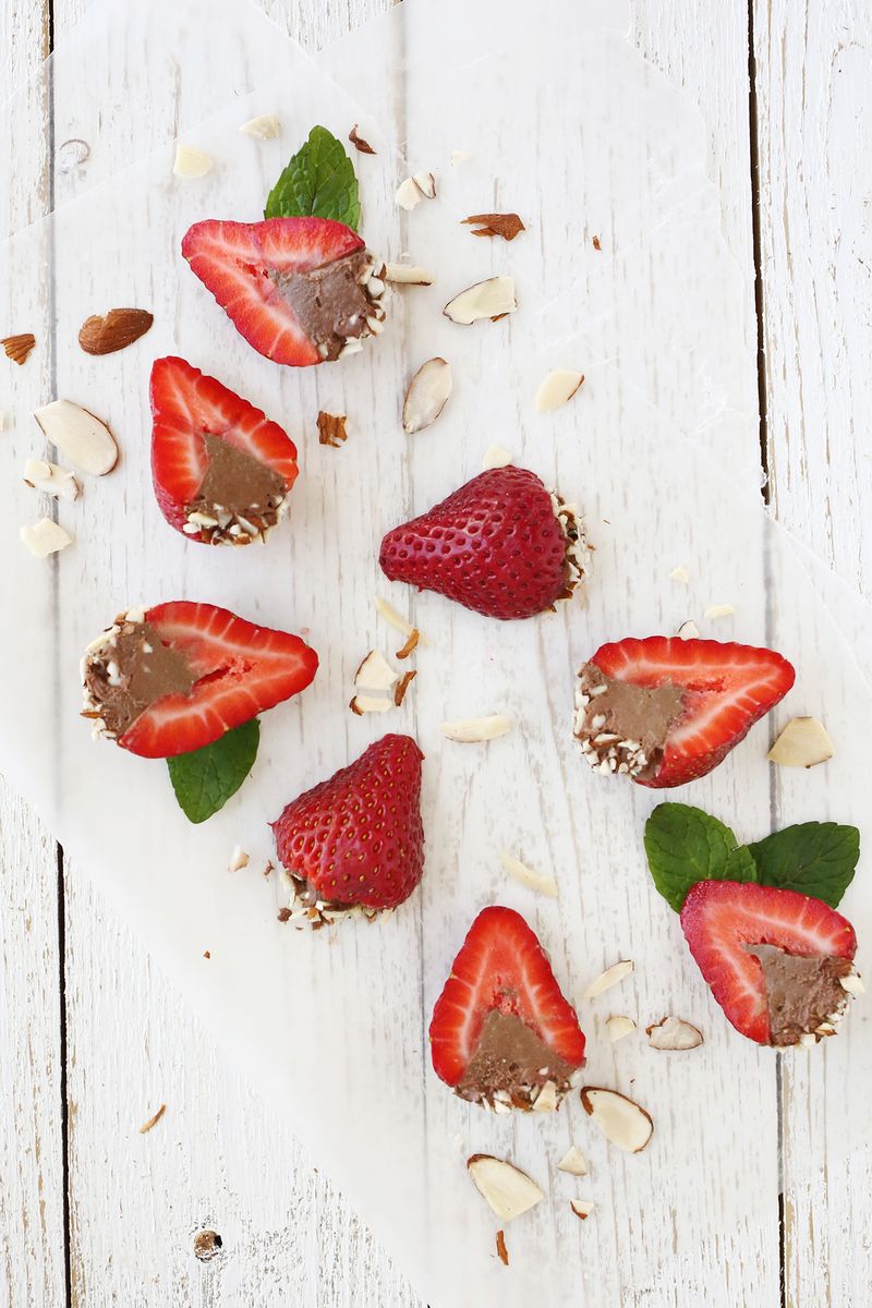 Chocolate mousse filled strawberries (dairy free!) Click through for recipe 