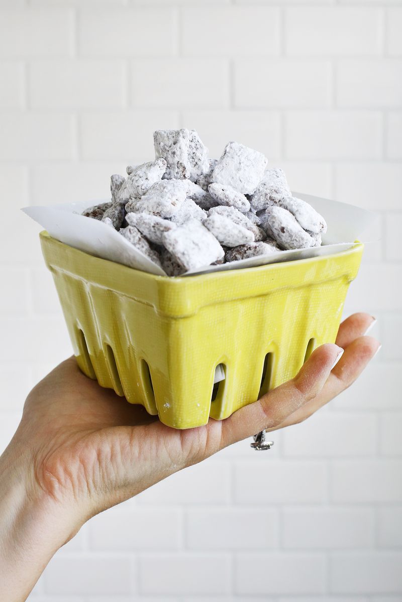 Nutella Puppy Chow?? Gimmie! (click through for recipe) 