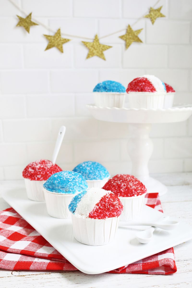 Have to make these! Snow Cone cupcakes (click for tutorial) 