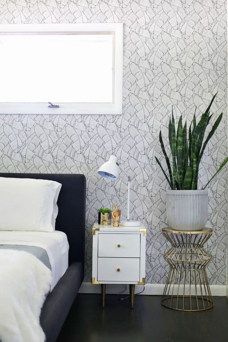 8 Ways to Use Removable Wallpaper! (click through for tutorial) 