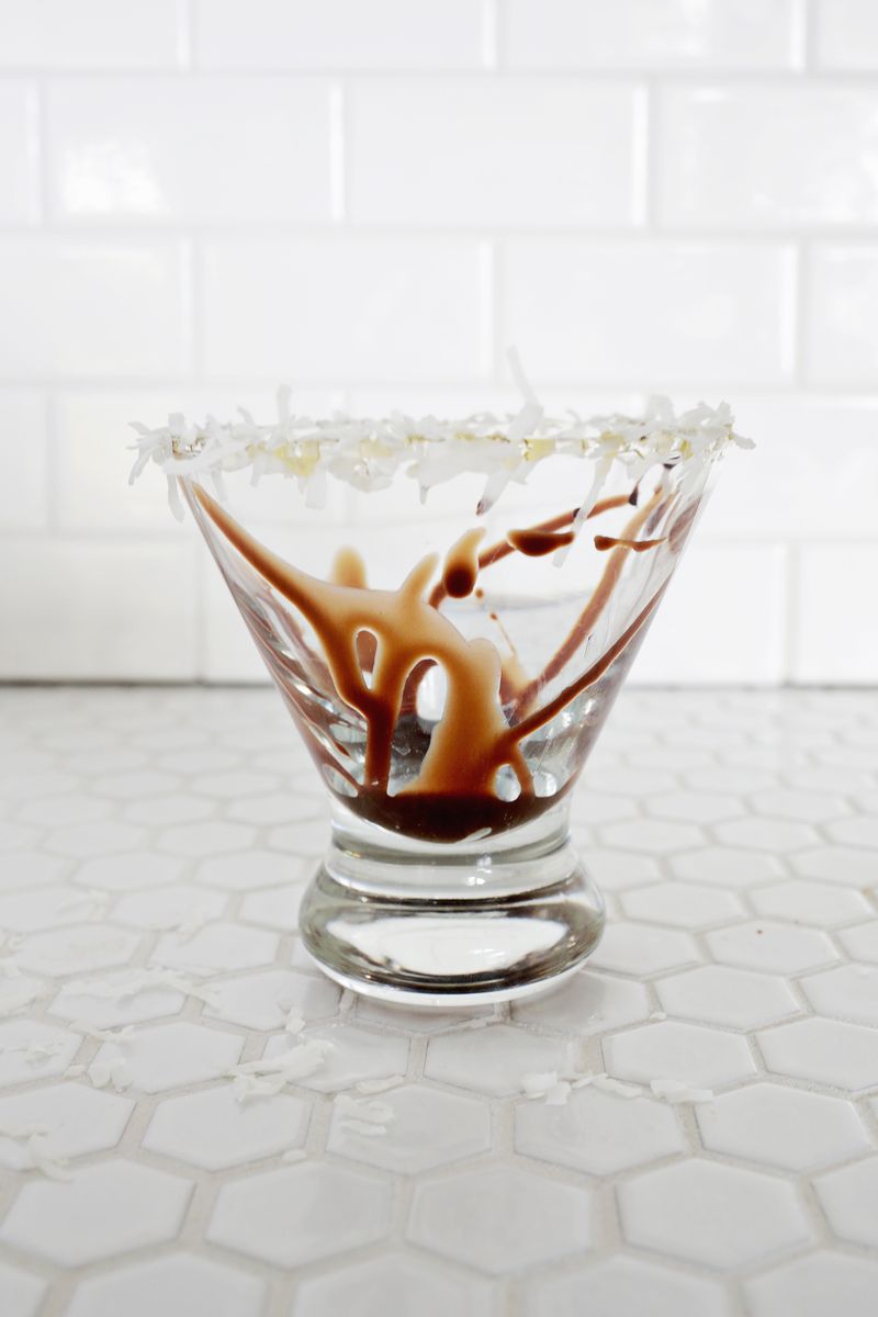 Almond Joy martini-delish! (click through for tutorial) 