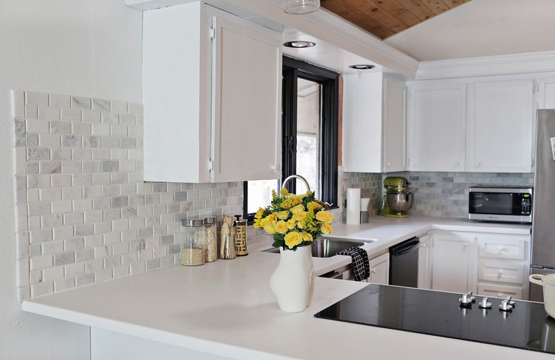 How to tile a kitchen backsplash with marble 