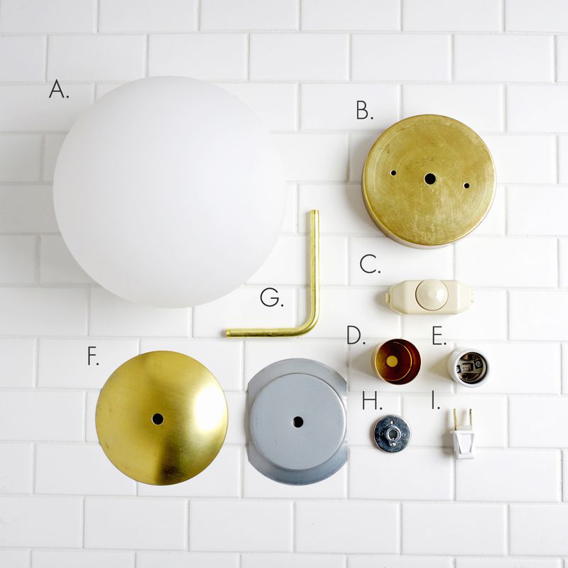 Make this beautiful brass globe sconce! (click through for tutorial) 