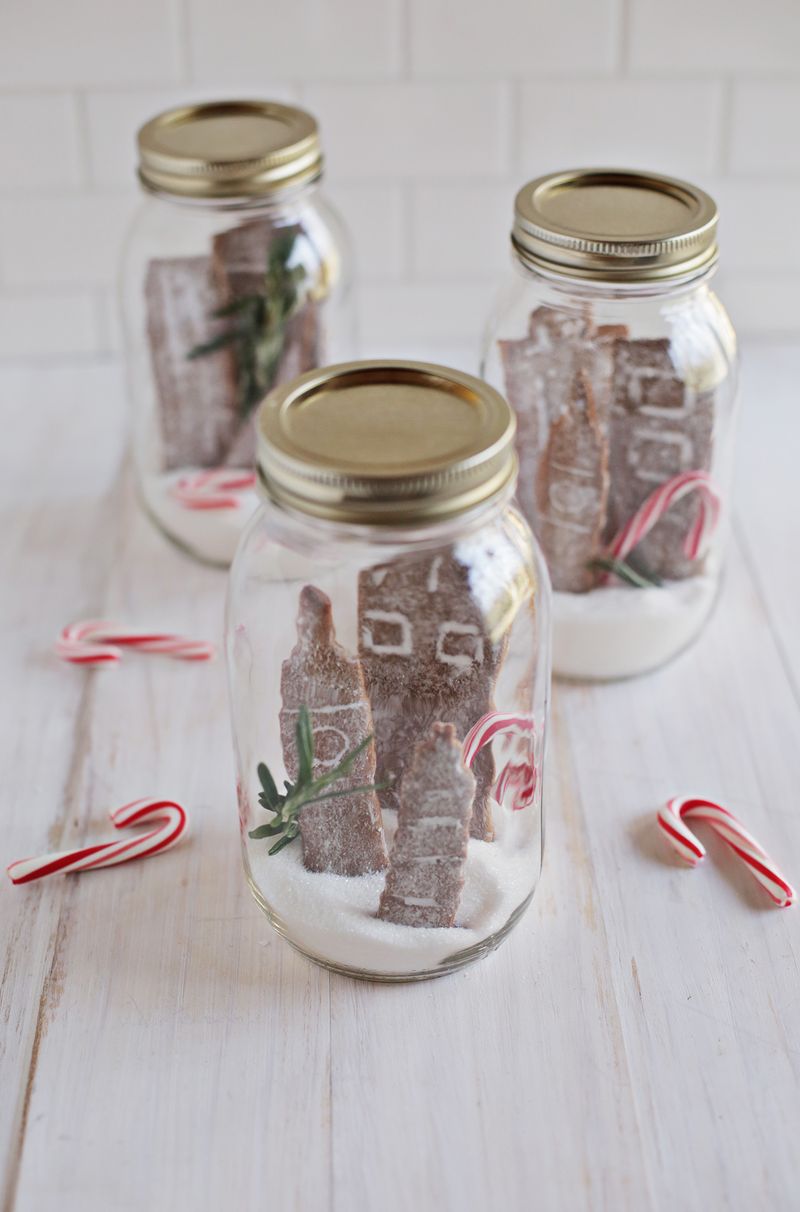 Fun ways to decorate with gingerbread cookies