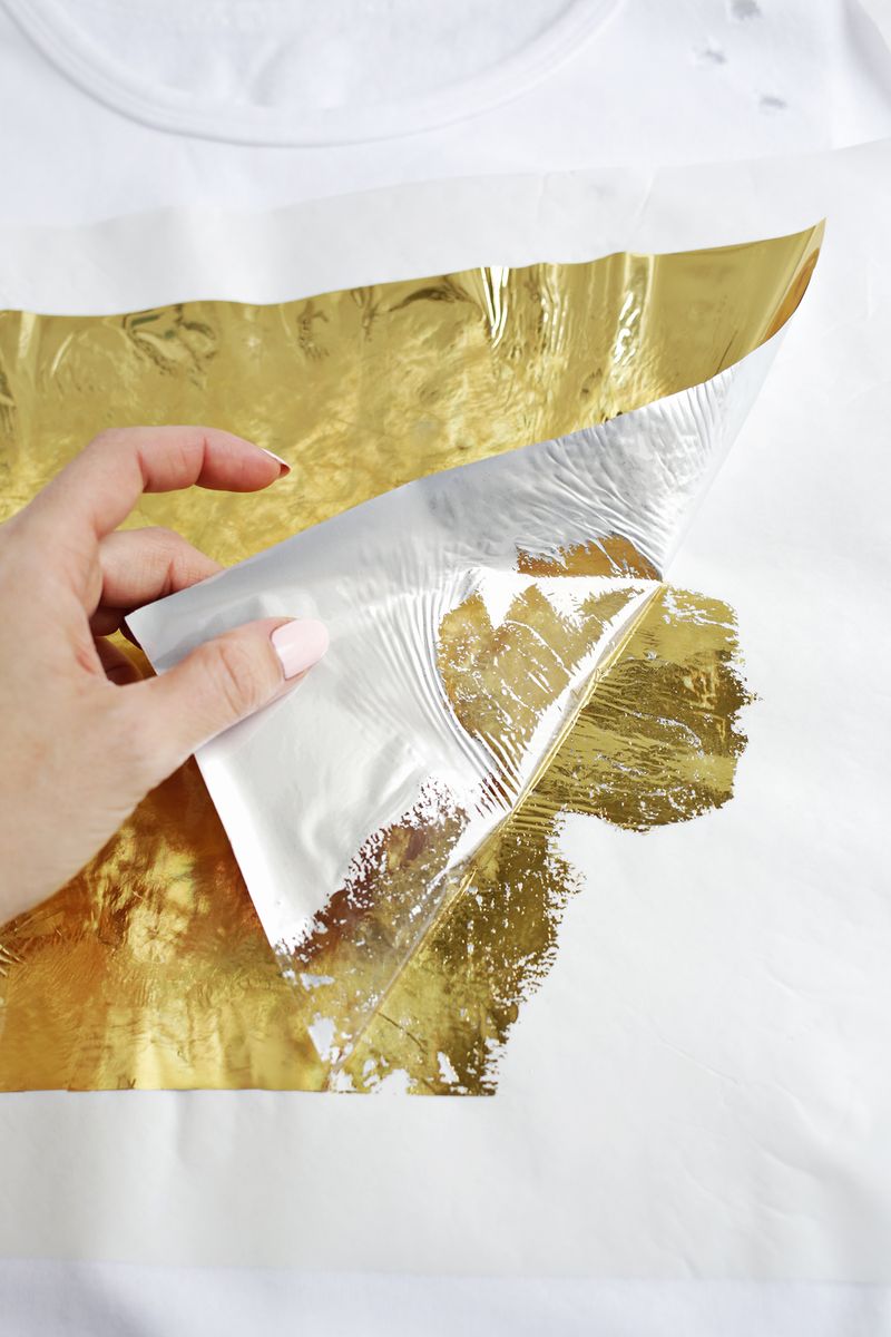 Gold foil phrase DIY! (click through for tutorial) 