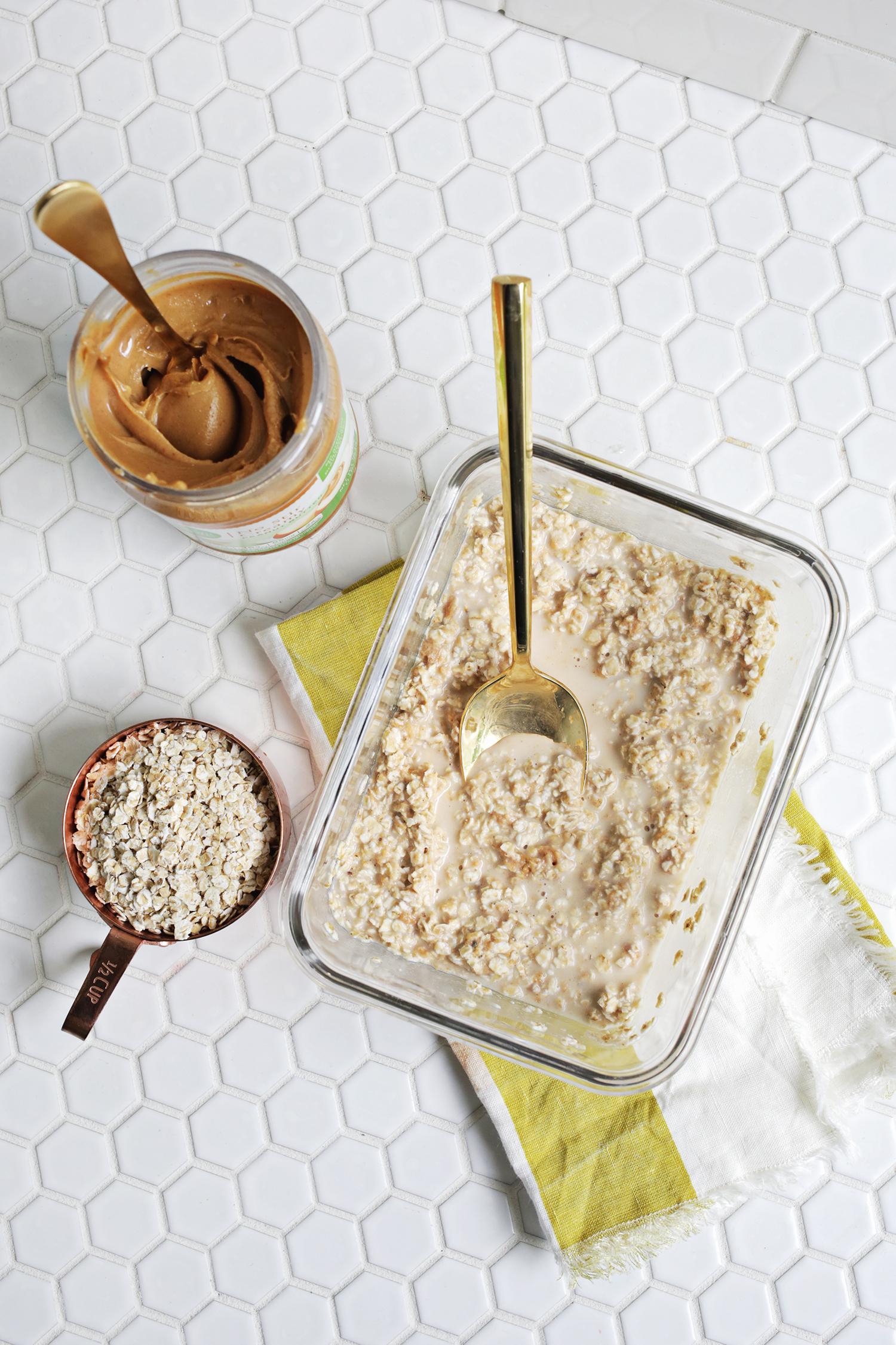 Elvis Overnight Oats (Peanut Butter + Banana!) Click through for recipe 