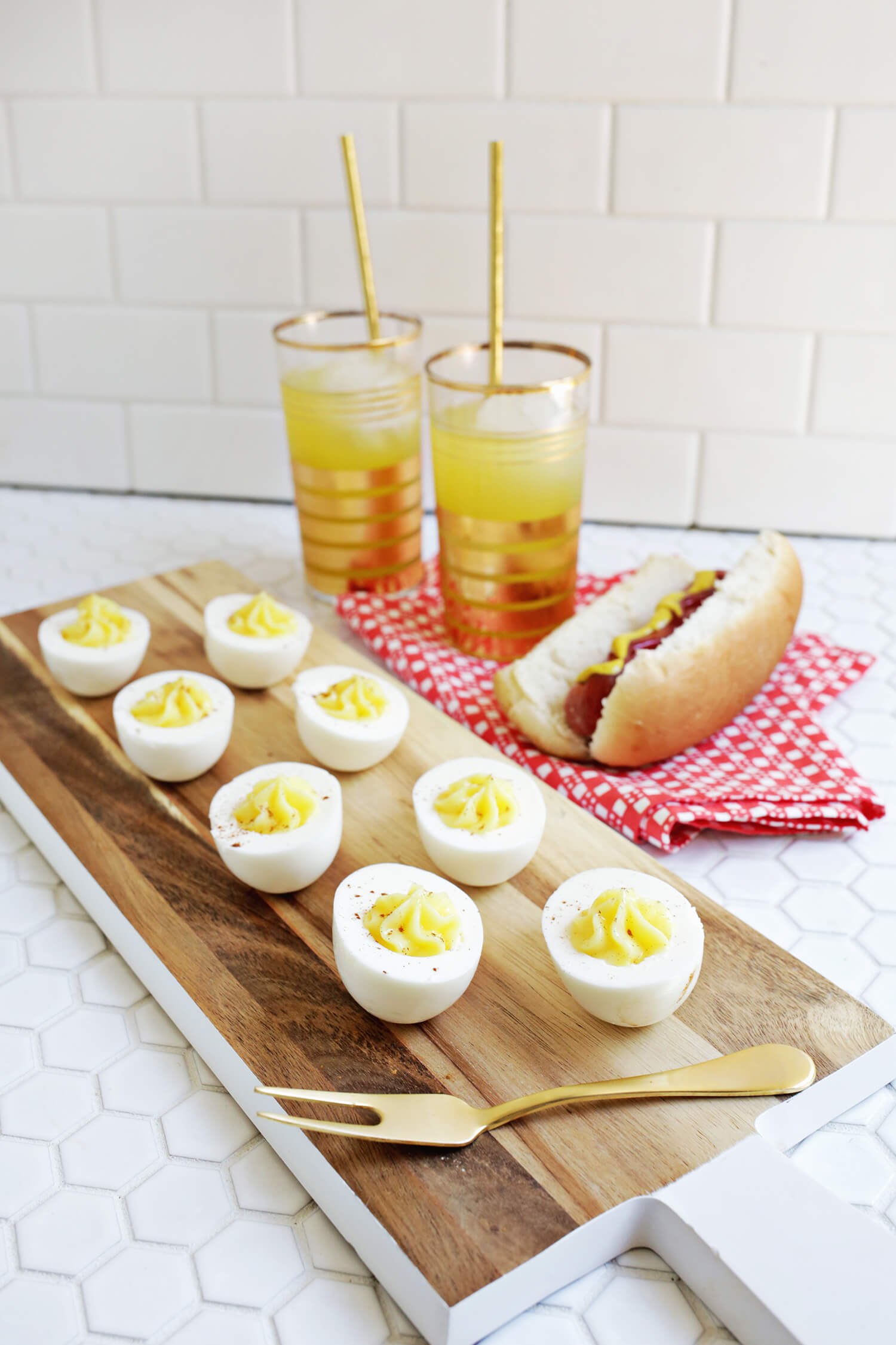 Perfect for summer!! Deviled Egg Jello Shots (click through for tutorial) 