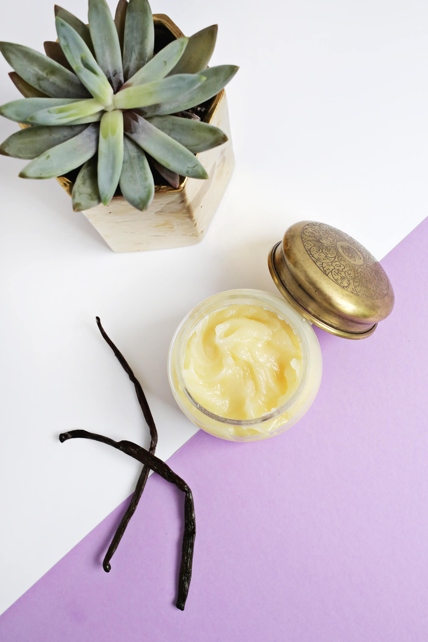 Lavender + Vanilla Body Butter DIY (click through for tutorial) 