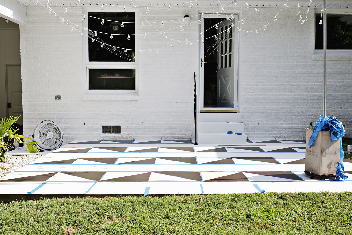 Amazing! Painted Patio Tile DIY (click through for tutorial 
