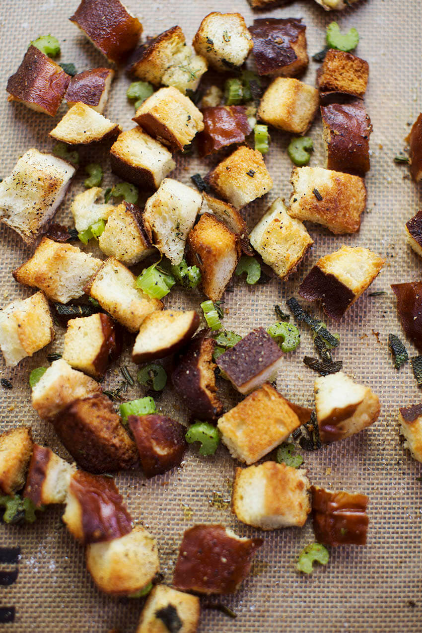 Stuffing croutons