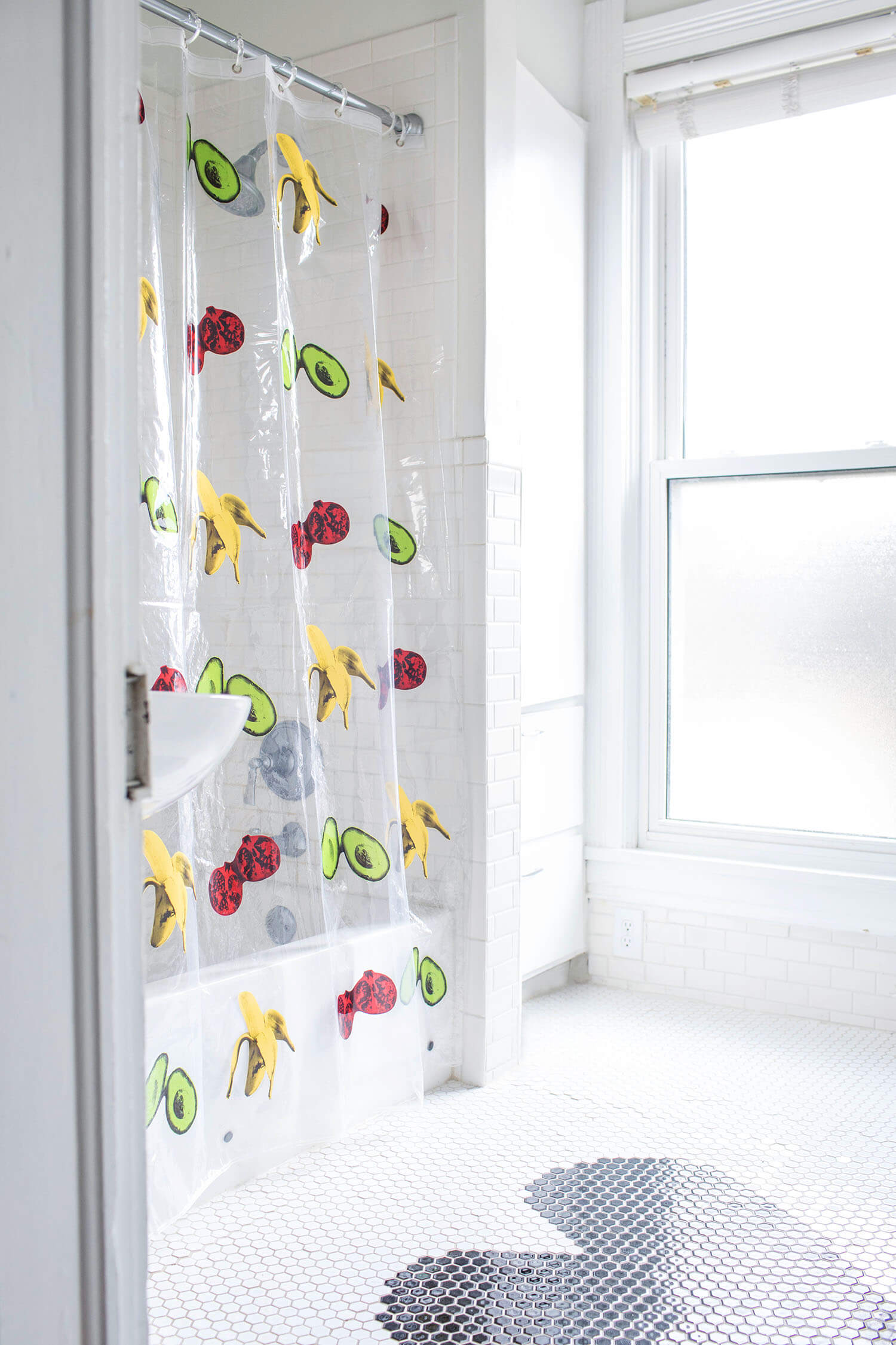 DIY shower curtain (via abeautifulmess.com) 