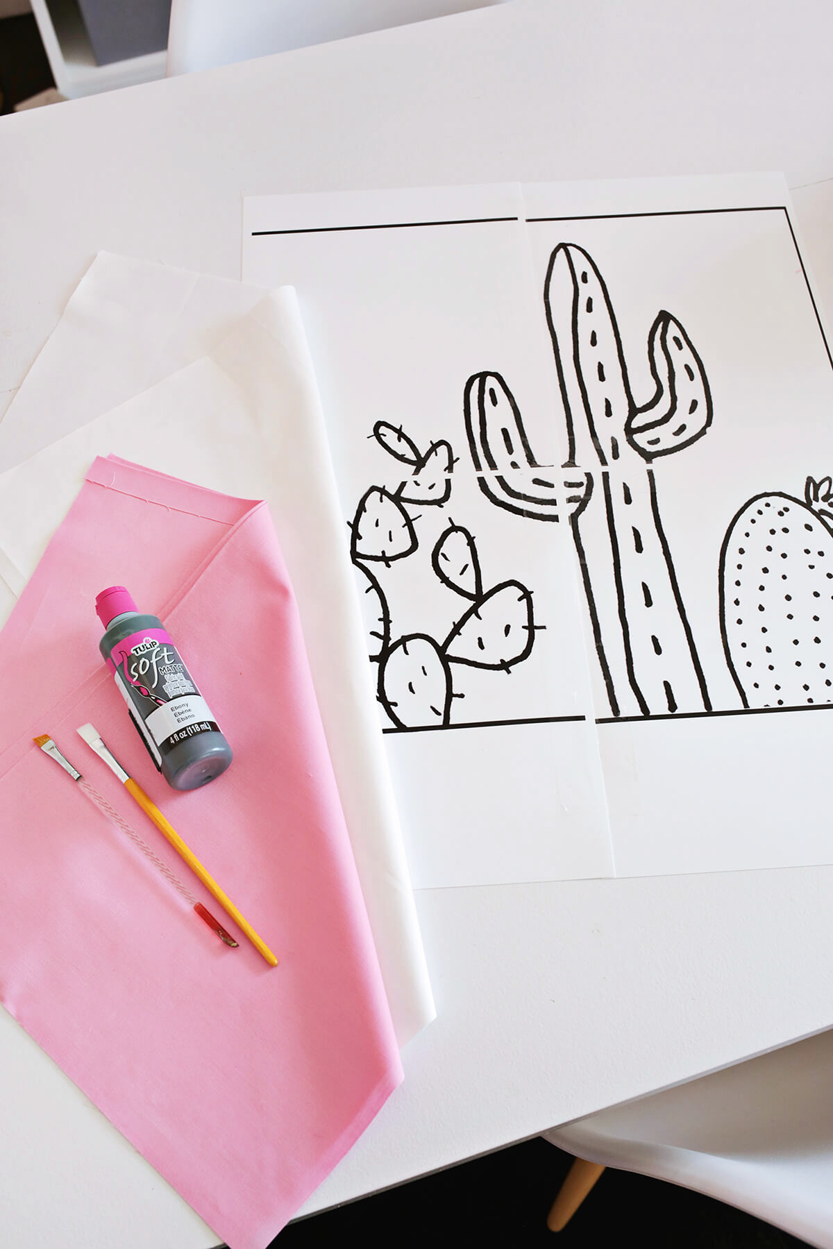 Cactus Outline Pillow DIY-template included! (click through for tutorial)