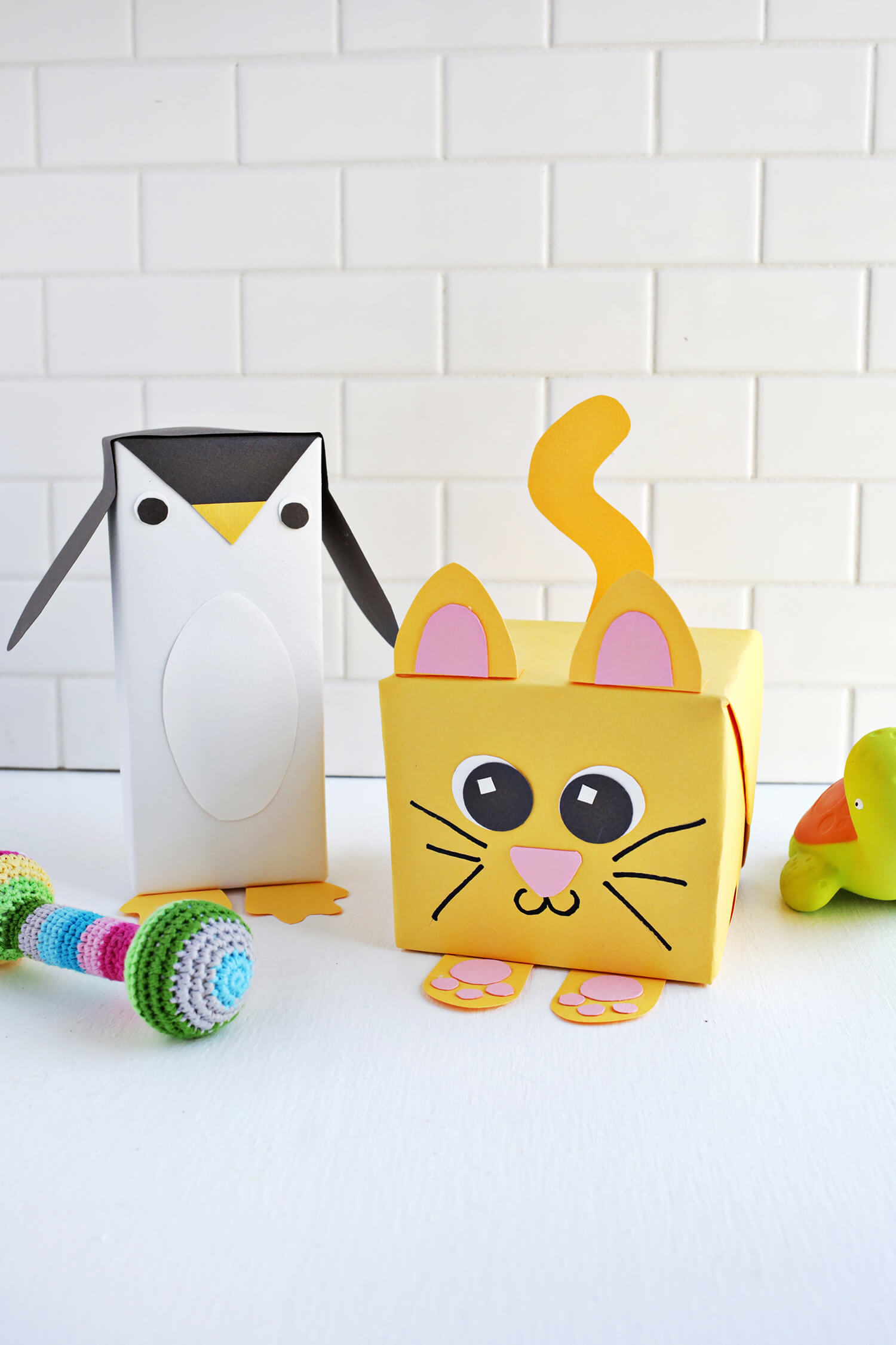 Adorable! Animal wrapping ideas for baby shower or kid's party (click through for tutorial) 