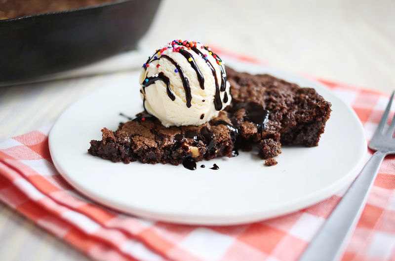 Best ever skillet brownie (click through for recipe) 
