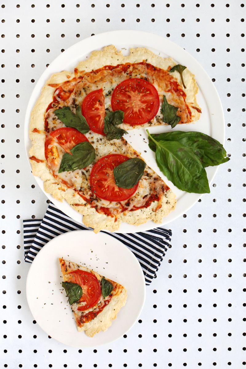 The best yeast-free pizza dough recipe (click through for recipe) 