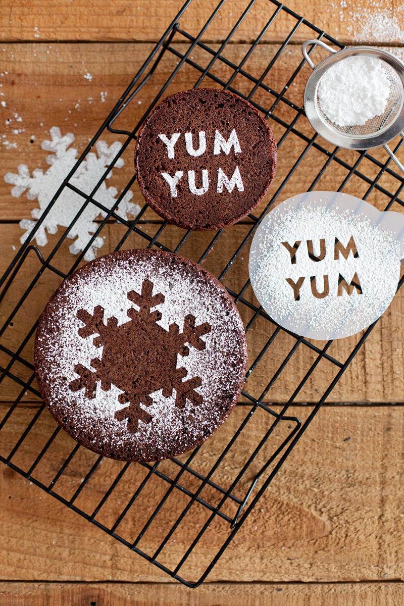 Dress up your baked goods and drinks with this easy DIY stencil! (Click through for downloadable templates.)