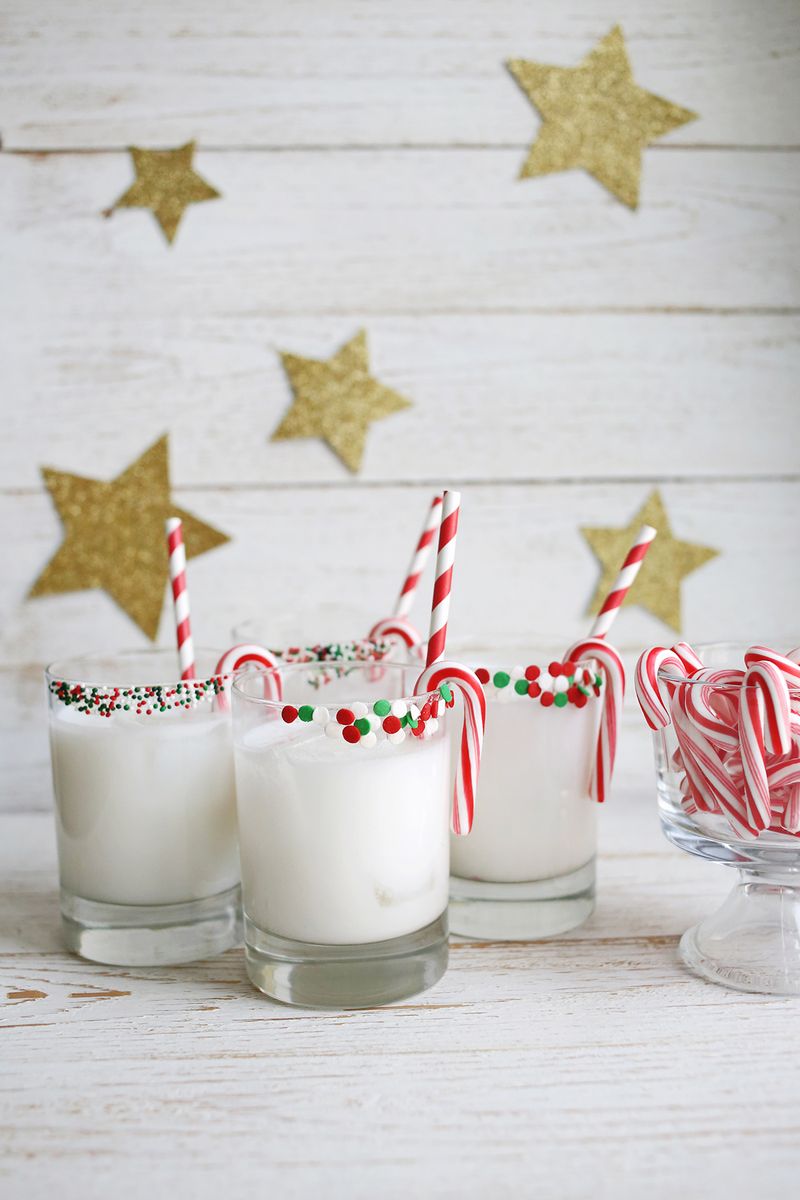 Peppermint Coconut Cocktail (SO good! Click through for the recipe) 