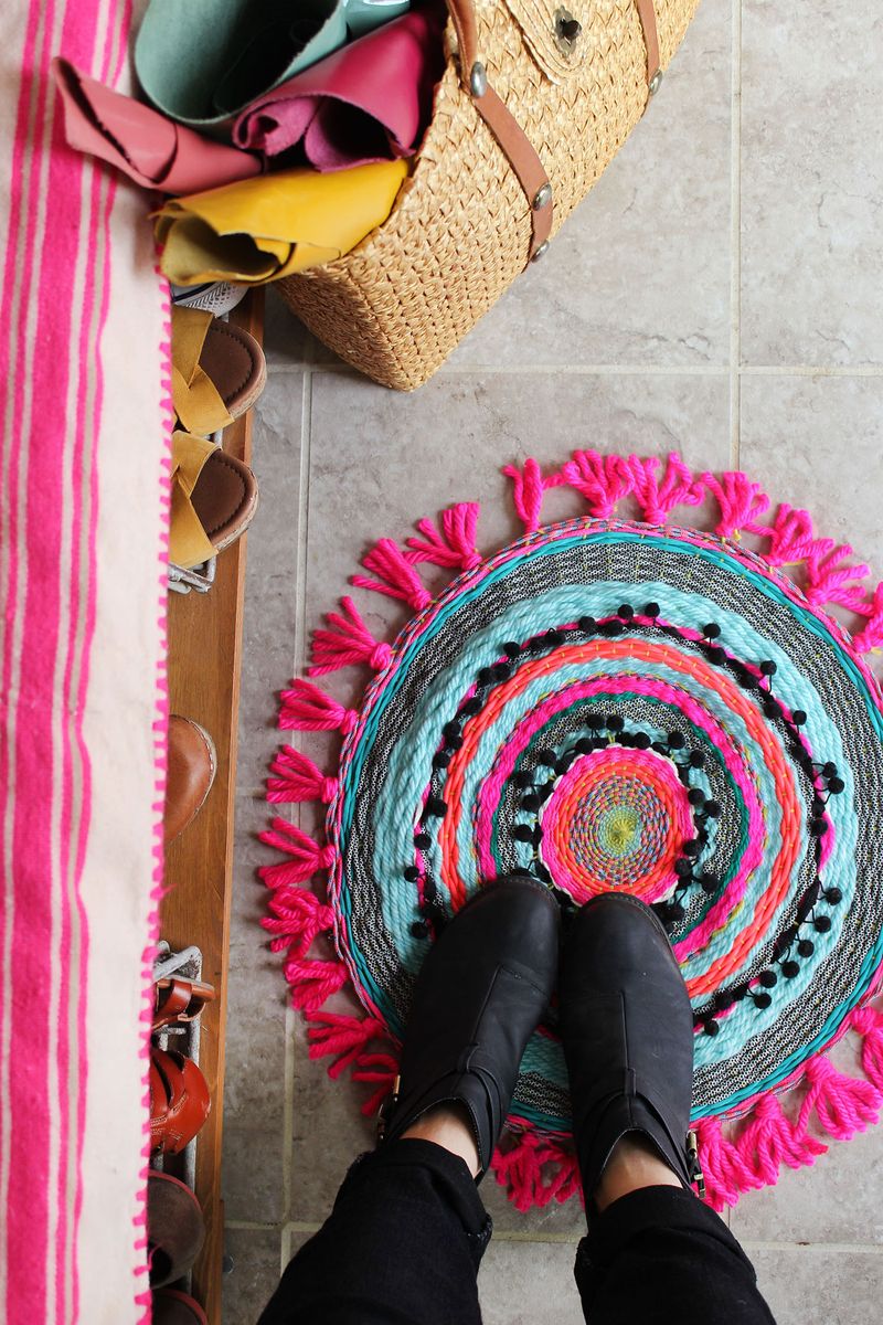 Weave your own circle rug and bring tons of color and texture to your floors. Get the full tutorial at www.abeautifulmess